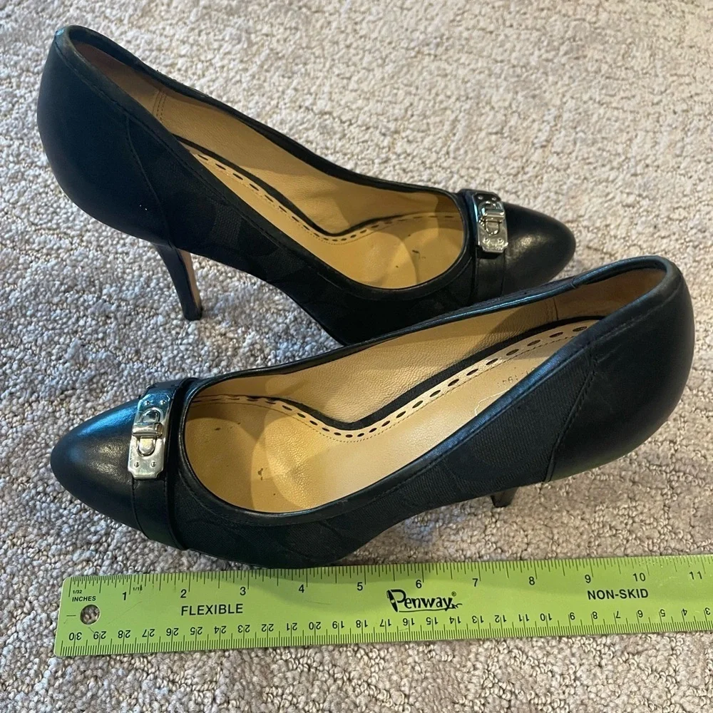 Coach Camille Signature Turn Lock Black Pump, Leather/Jacquard, Almond Toe, 8.5B - Picture 12 of 13
